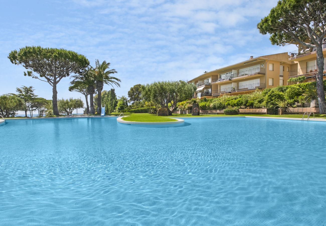 Apartamento en Calella de Palafrugell - ILLA 76 - Bonito apartamento con vistas al mar, piscina y cerca de la playa de Calella