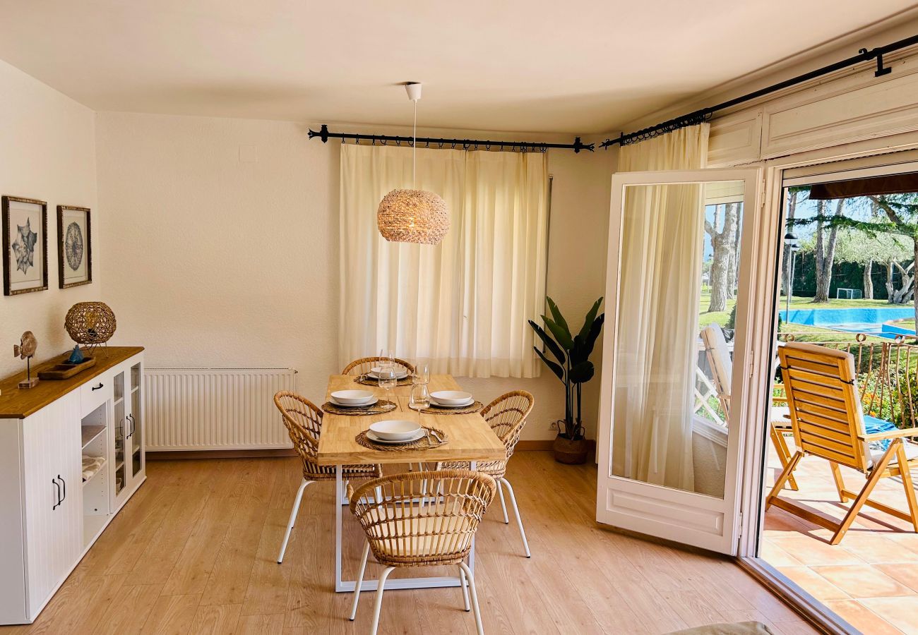 Apartamento en Calella de Palafrugell - ILLA 76 - Bonito apartamento con vistas al mar, piscina y cerca de la playa de Calella