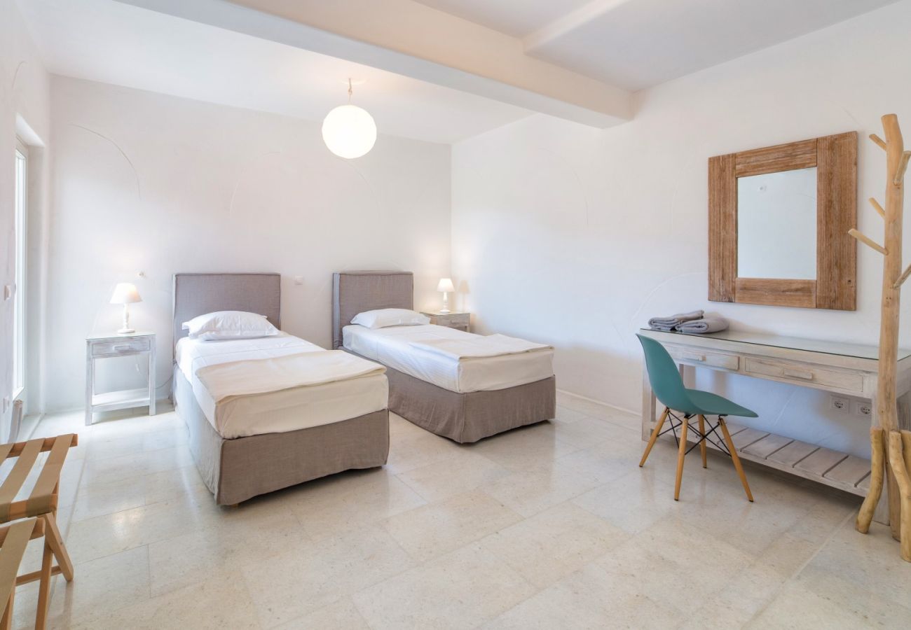 Villa en Paros - Tzane - Villa para 10 personas con piscina cerca de la playa de Paros (Grecia)