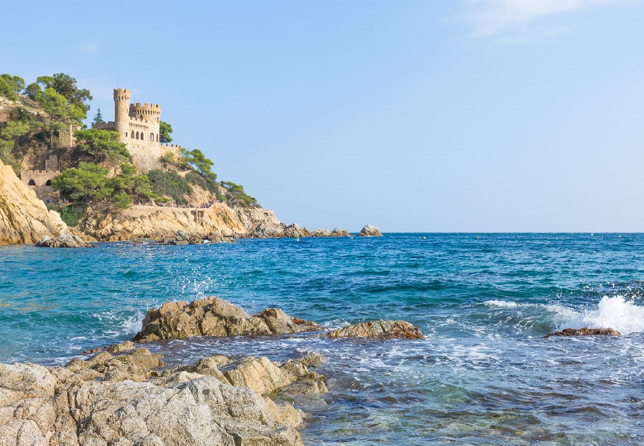 Vil.la en Lloret de Mar - 2BELL01 - Acollidora casa de 4 habitacions amb piscina situada a una zona molt tranquil·la