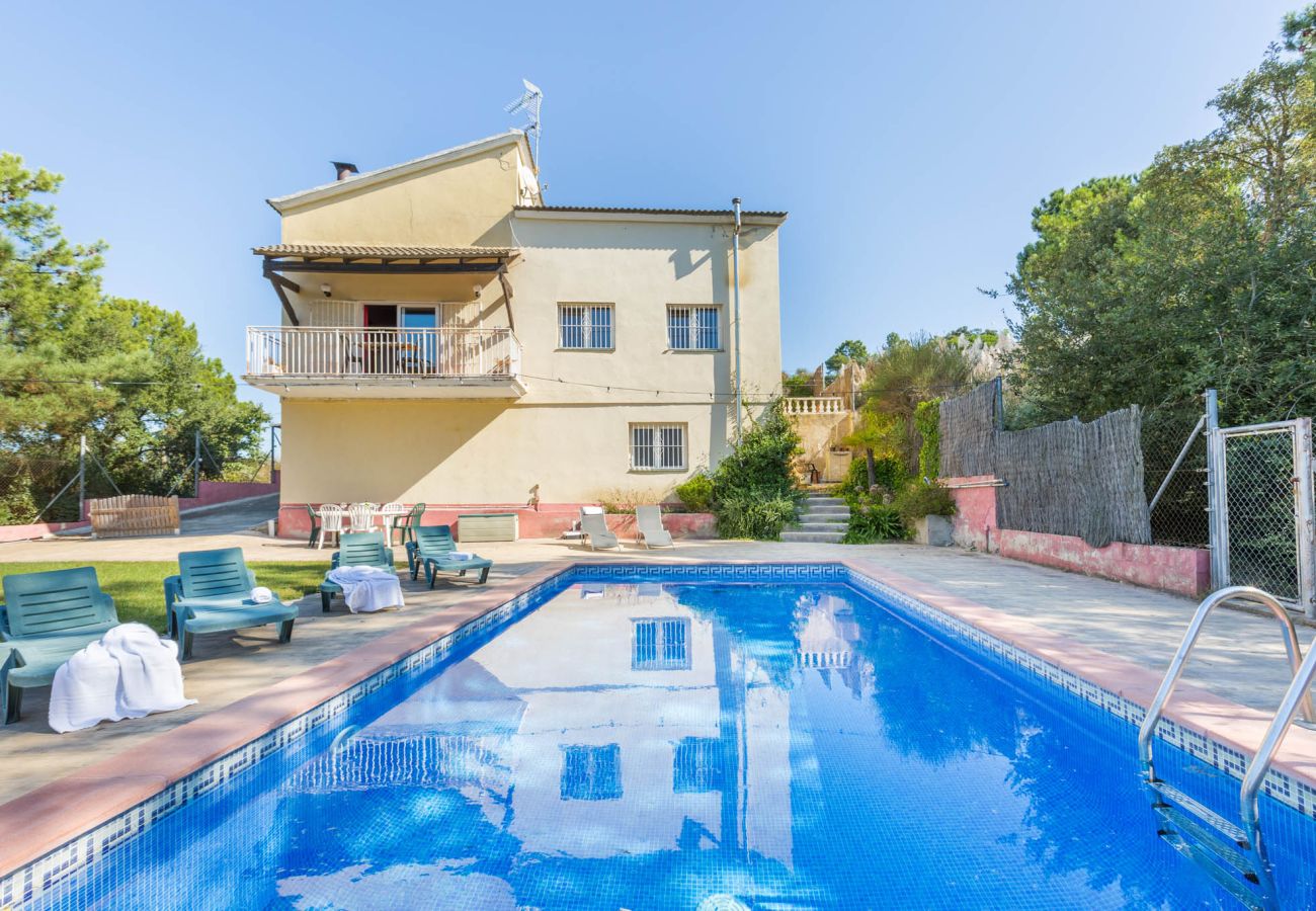 Vil.la en Lloret de Mar - 2BELL01 - Acollidora casa de 4 habitacions amb piscina situada a una zona molt tranquil·la