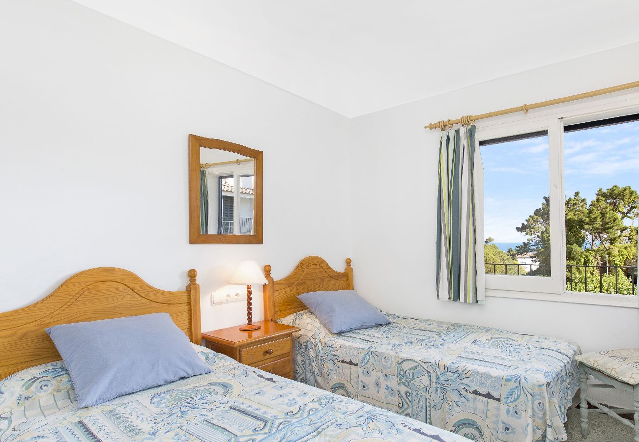 Apartament en Calella de Palafrugell - 1CAN01 - Acollidor apartament per 4 persones amb terrassa situat a prop de la platja de Calella de Palafrugell