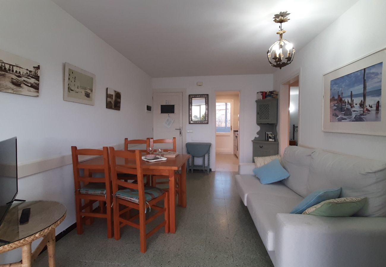 Apartament en Calella de Palafrugell - 1CAN01 - Acollidor apartament per 4 persones amb terrassa situat a prop de la platja de Calella de Palafrugell