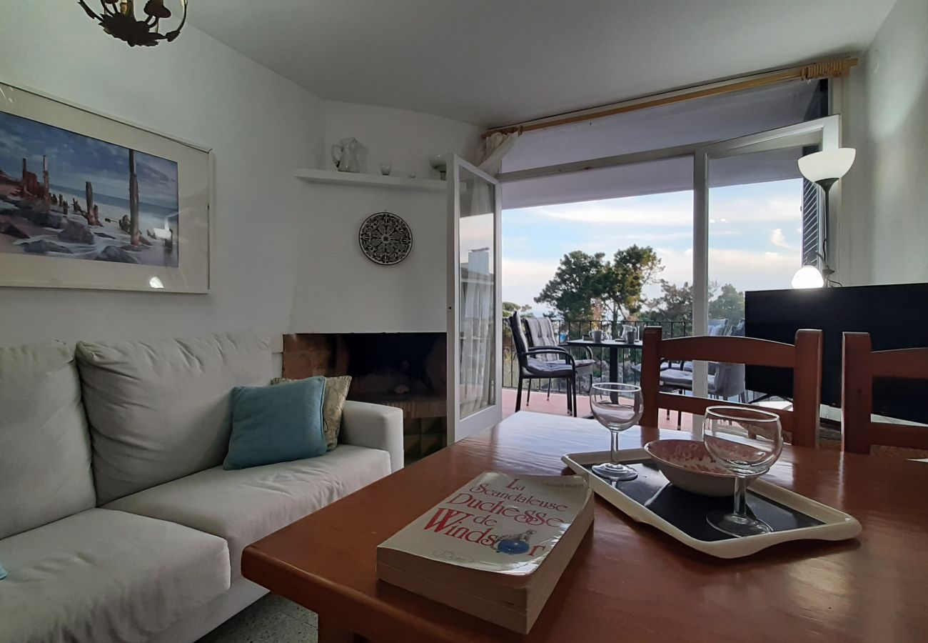 Apartament en Calella de Palafrugell - 1CAN01 - Acollidor apartament per 4 persones amb terrassa situat a prop de la platja de Calella de Palafrugell