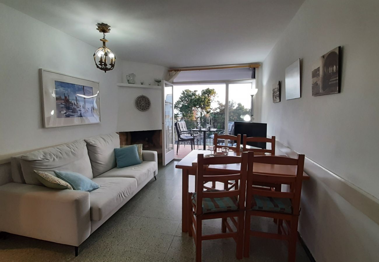 Apartament en Calella de Palafrugell - 1CAN01 - Acollidor apartament per 4 persones amb terrassa situat a prop de la platja de Calella de Palafrugell