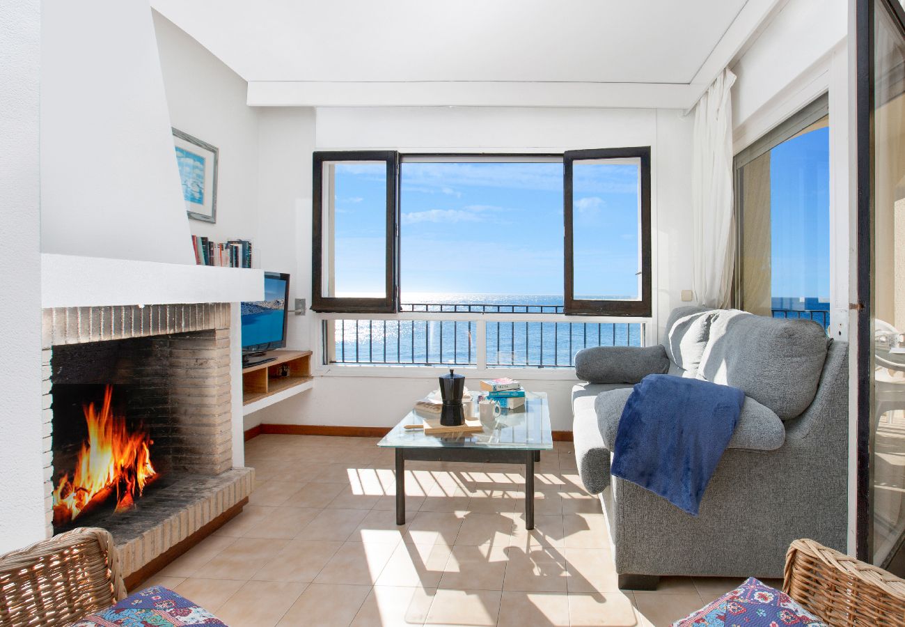 Apartament en Calella de Palafrugell - 1CAN02 - Apartament per 6 persones amb terrassa situat a primera línia de mar a Calella de Palafrugell 