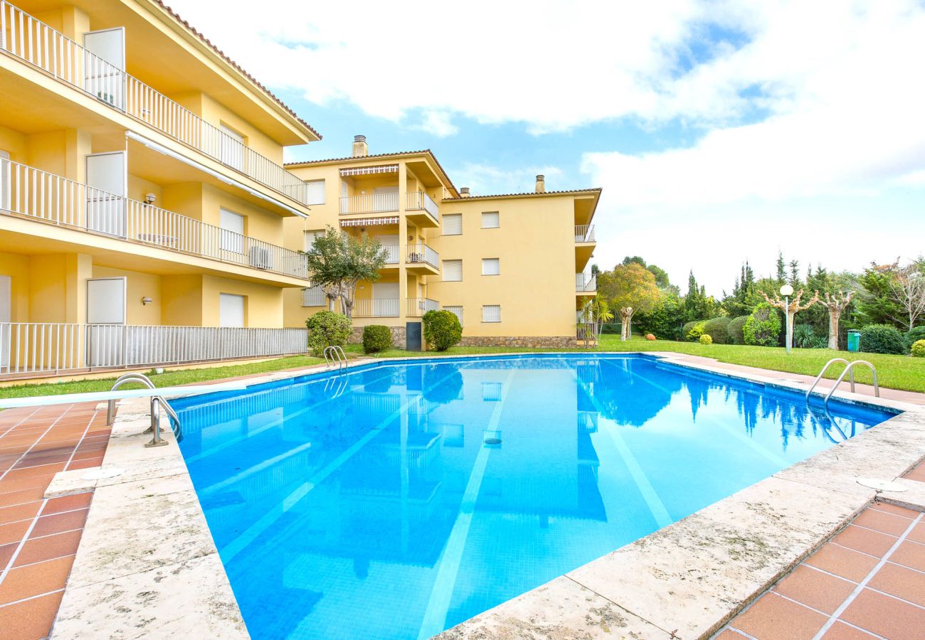 Apartament en Llafranc - 1CEN A1 -Apartament senzill amb jardí i piscina comunitària situat a Llafranc, a uns 800m de la platja