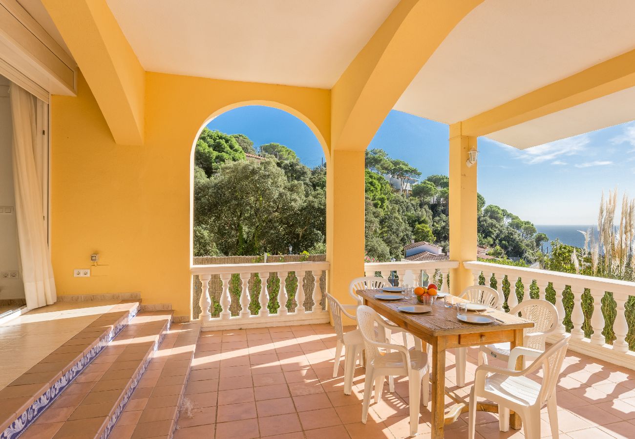 Vil.la en Lloret de Mar -  2CORA01 - Bonica casa de 3 habitacions amb jardí i piscina privada situada a prop de la platja