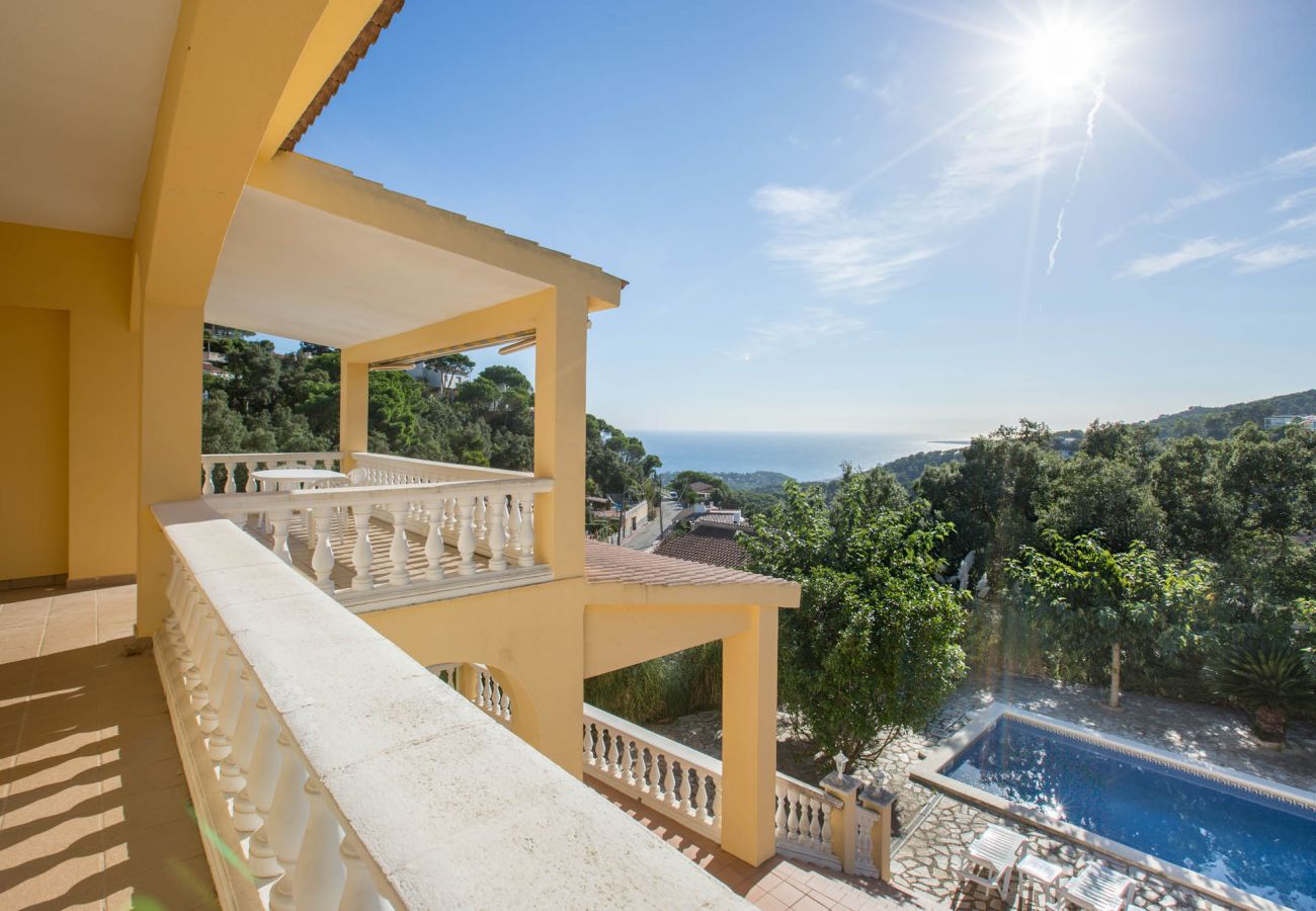 Vil.la en Lloret de Mar -  2CORA01 - Bonica casa de 3 habitacions amb jardí i piscina privada situada a prop de la platja