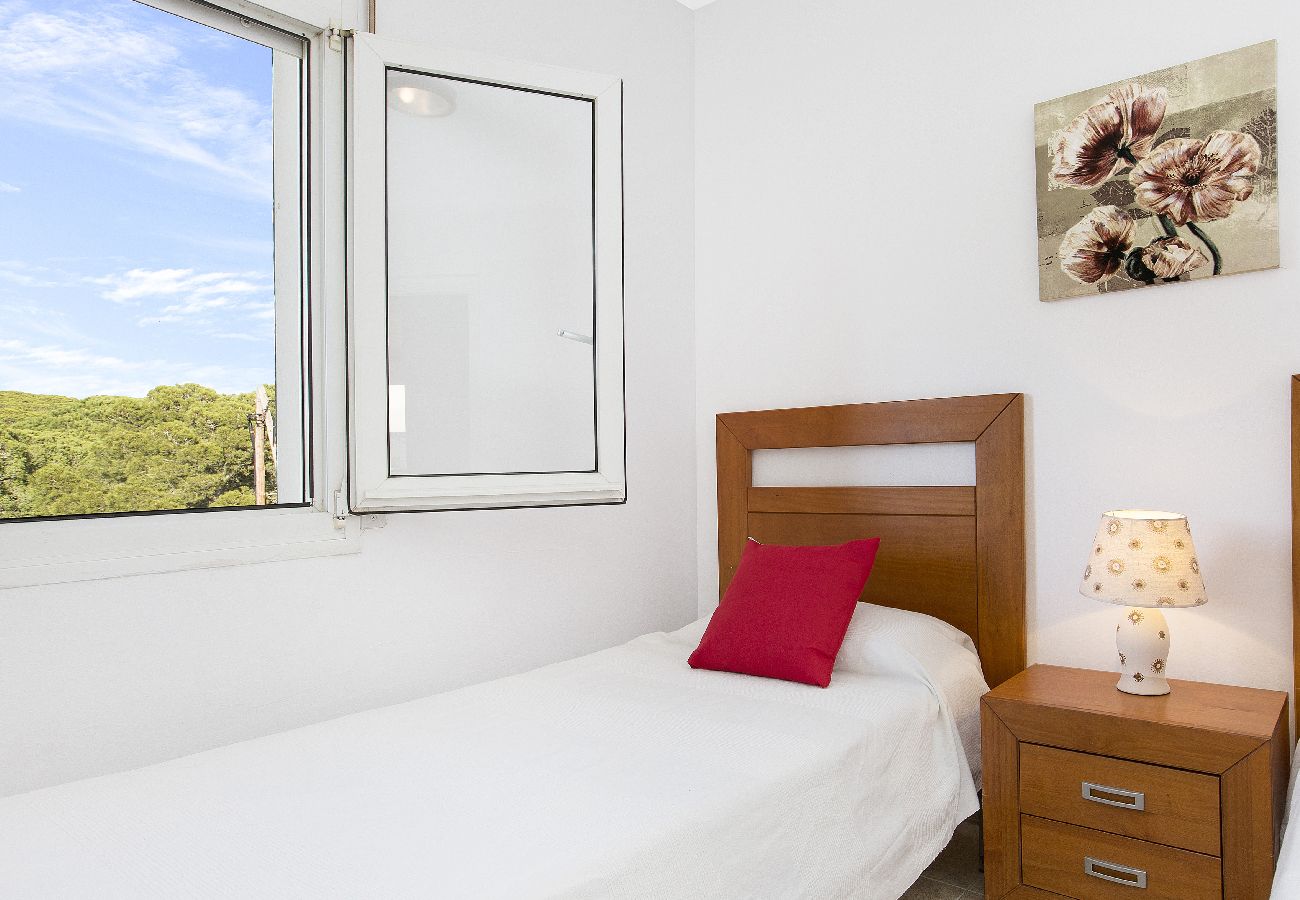 Apartament en Calella de Palafrugell - 1CB E6 - Apartament avec 2 habitacions en una zona molt tranquil·la amb jardí i piscina comunitària a prop de la platja de Calella de Palafrugell