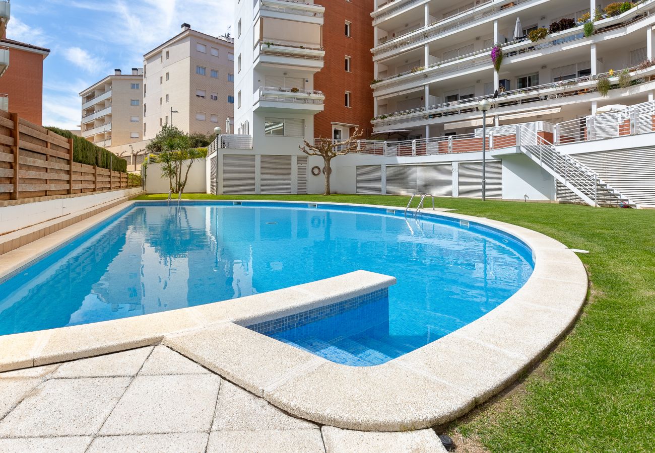 Apartament en Lloret de Mar - 2KIS02- Acollidor apartament per a 4 persones amb piscina situat a prop de la platja