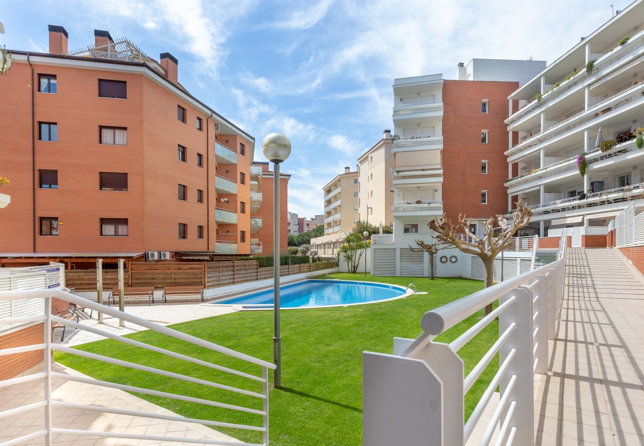 Apartament en Lloret de Mar - 2KIS02- Acollidor apartament per a 4 persones amb piscina situat a prop de la platja