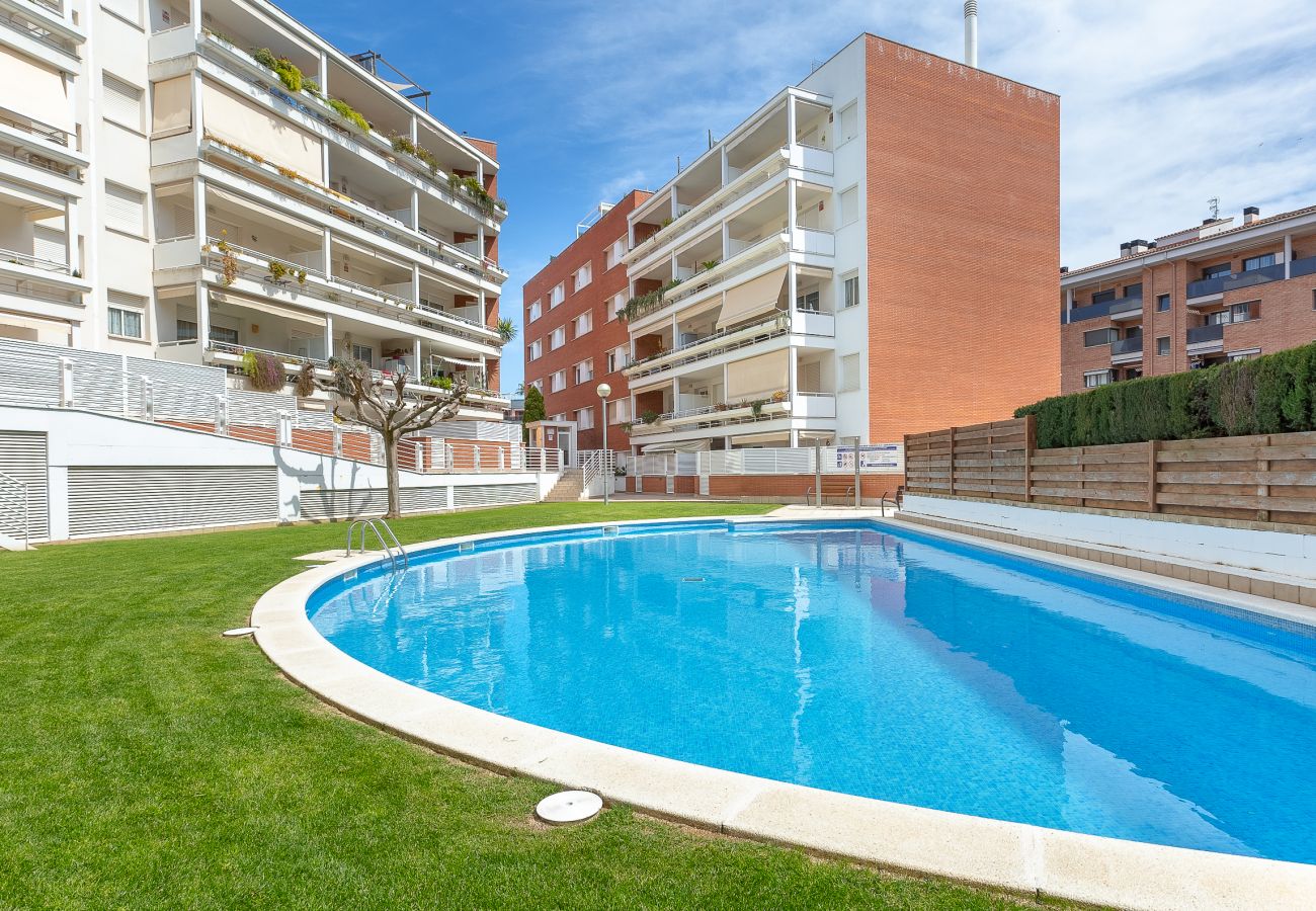 Apartament en Lloret de Mar - 2KIS02- Acollidor apartament per a 4 persones amb piscina situat a prop de la platja