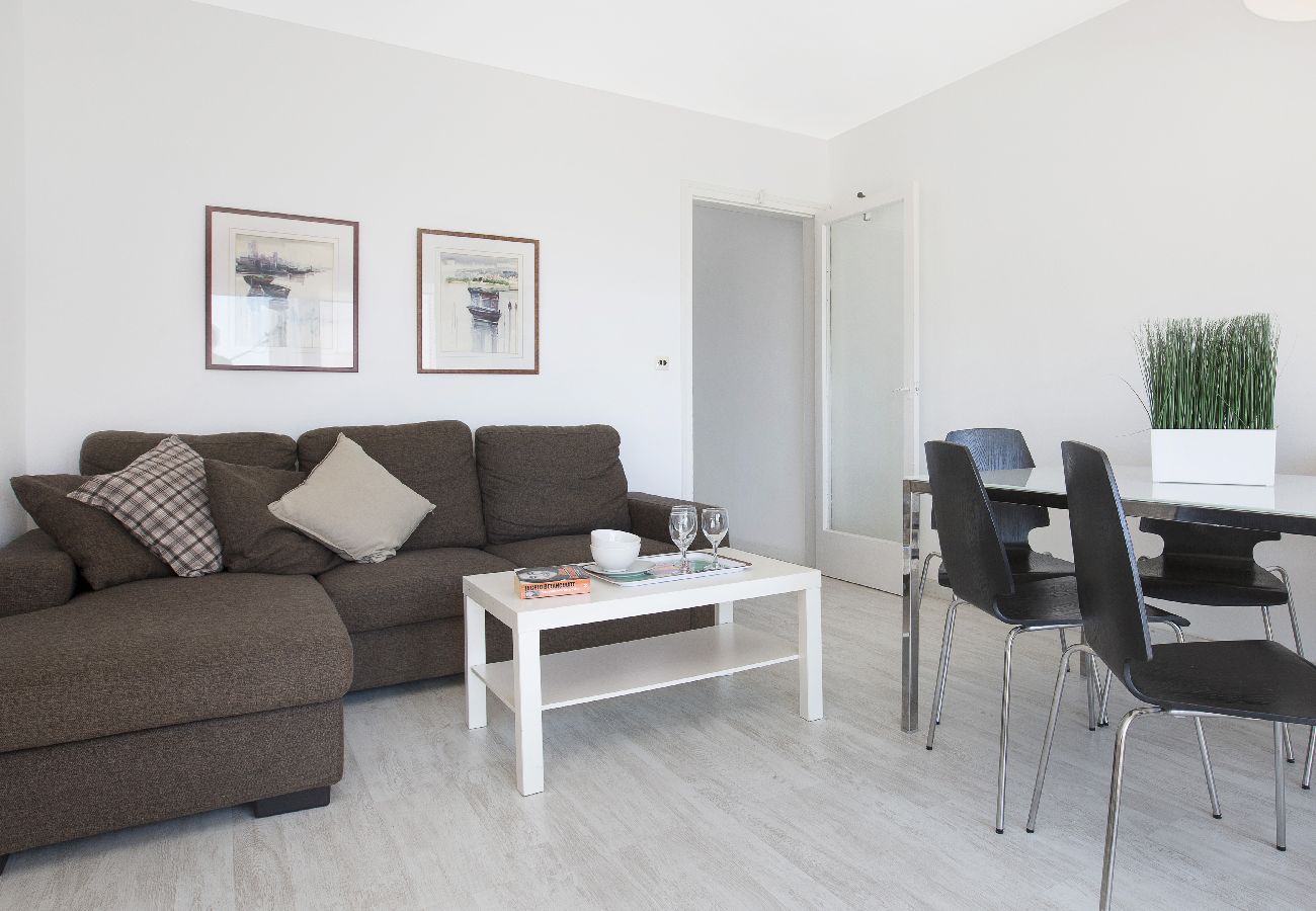 Apartament en Llafranc - 1MARS 02 - Apartament senzill amb 3 habitacions situat a primera línia de mar de la platja de Llafranc