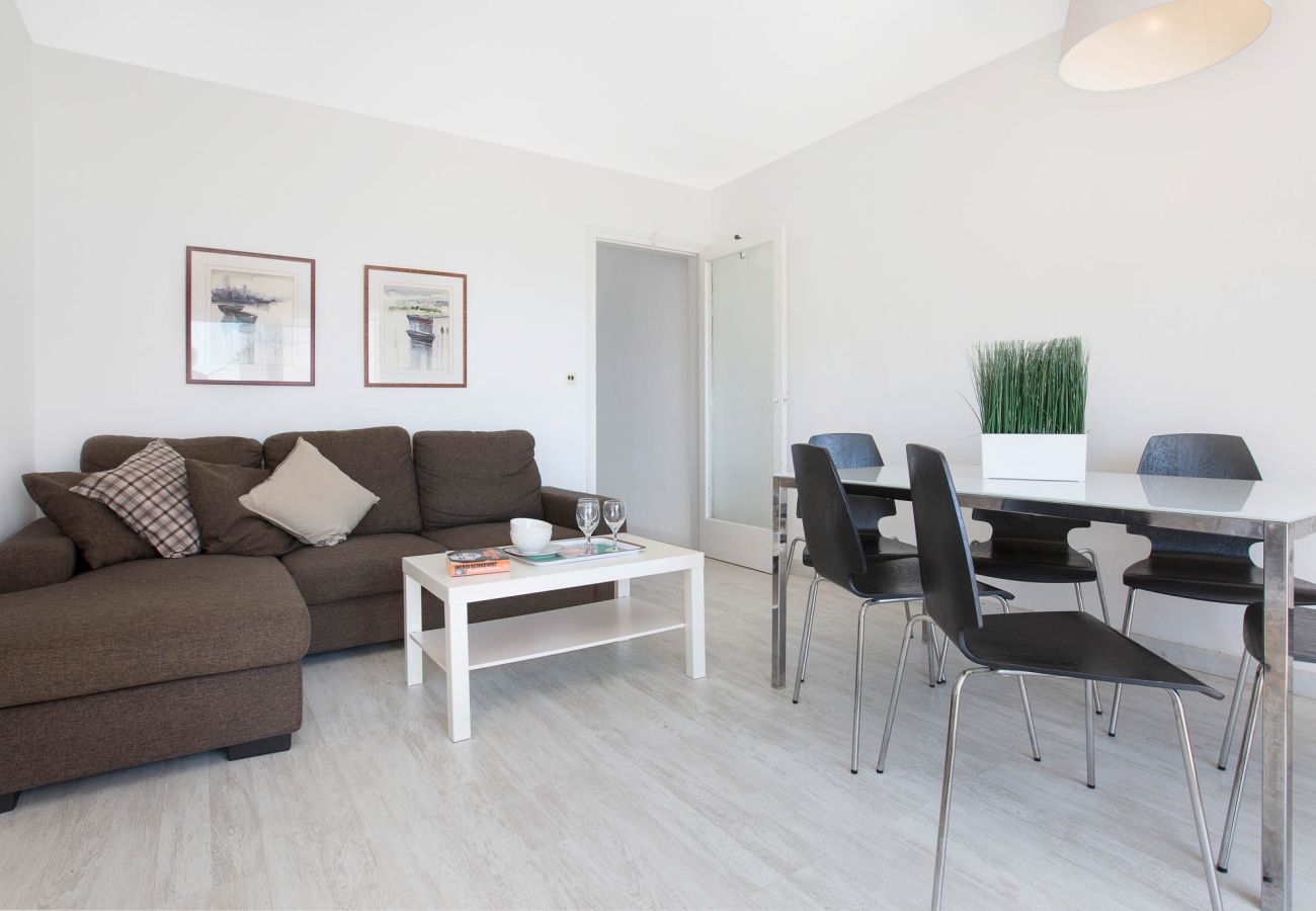 Apartament en Llafranc - 1MARS 02 - Apartament senzill amb 3 habitacions situat a primera línia de mar de la platja de Llafranc