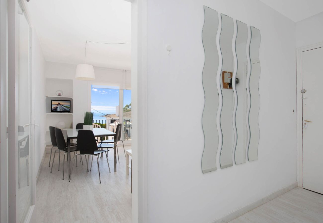 Apartament en Llafranc - 1MARS 02 - Apartament senzill amb 3 habitacions situat a primera línia de mar de la platja de Llafranc