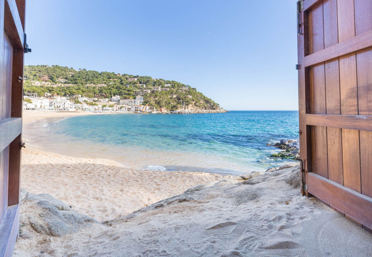 Vil.la en Llafranc - 1MIRAD 01 - Estupenda casa reformada amb molt de gust, amb fantàstiques vistes al mar i accés directe a la platja de Llafranc