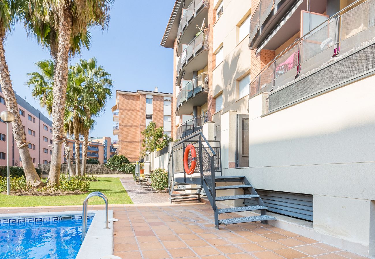 Apartament en Lloret de Mar - 2P53 - Acollidor apartament per a 4 persones amb piscina situat a prop del centre i de la platja de Fenals (Lloret de Mar)