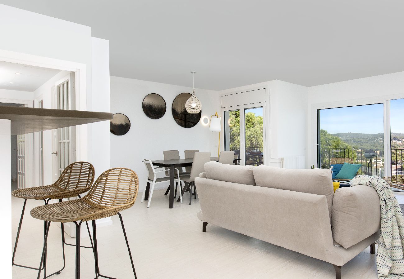 Apartament en Calella de Palafrugell - 1PUIGA 02 - Acollidor apartament amb terrassa i magnifiques vistes al mar situat a pocs minuts caminant de la platja de Calella de Palafrugell