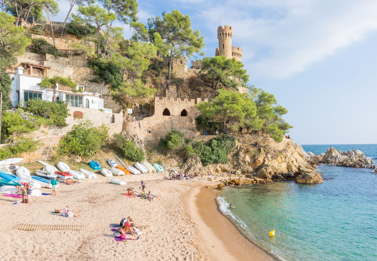 Vil.la en Lloret de Mar -  2SEN01 - Casa amb piscina privada situada en una zona tranquil·la a 2,5 km de la bonica platja de Canyelles