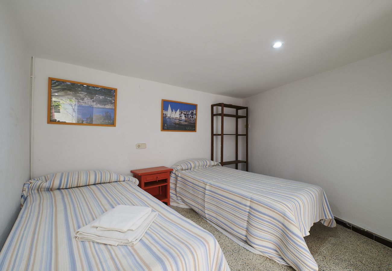 Apartament en Calella de Palafrugell - 1AUR 01 - Apartament de dos dormitoris amb terrassa a prop de la platja de Calella de Palafrugell