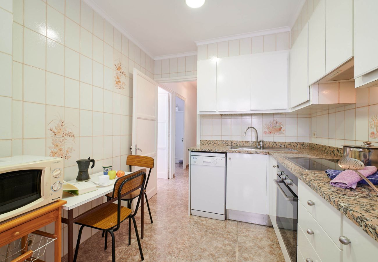 Apartament en Calella de Palafrugell - 1AUR 04 - Aparament de 3 habitacions amb terrassa a prop de la platja de Calella de Palafrugell