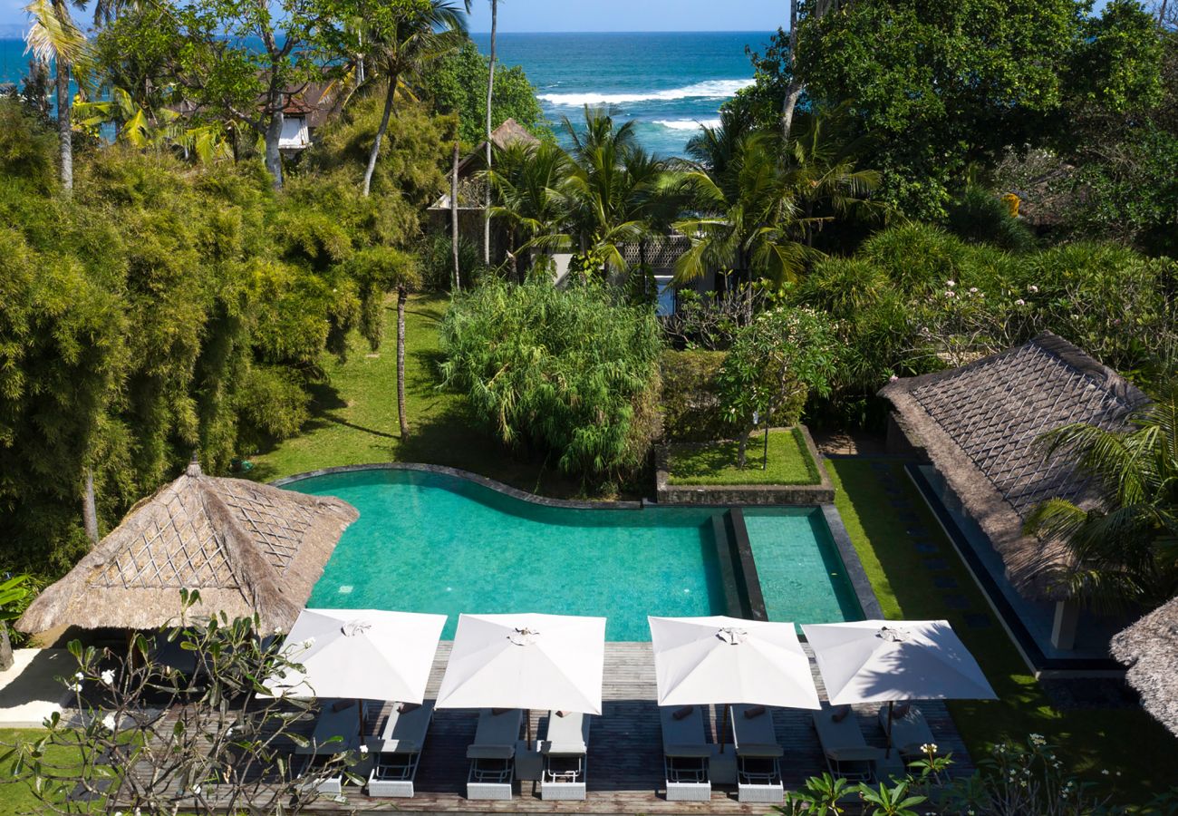 Vil.la en Mengwi -  Seseh Beach Villa II -  Villa de lujo enfrente la playa de Bali 