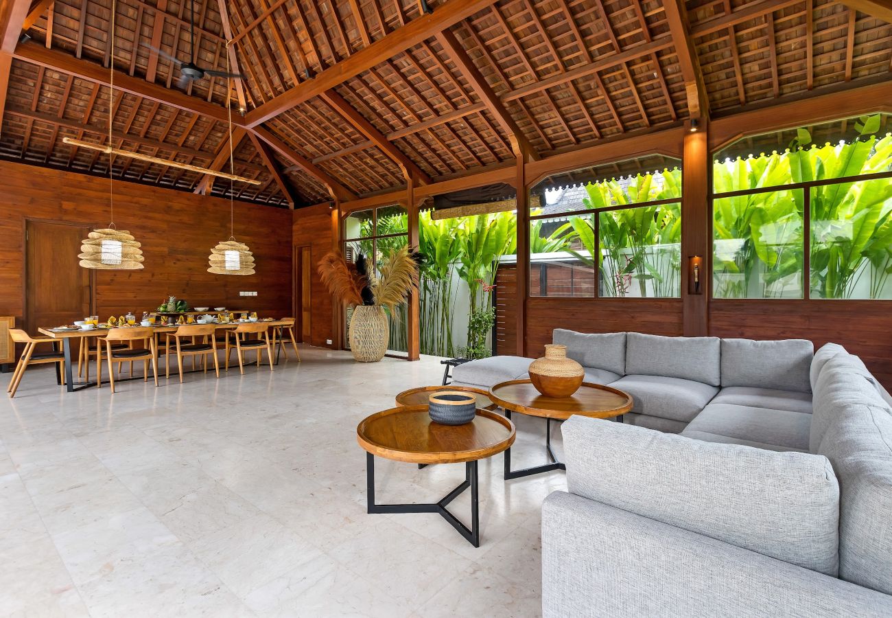 Vil.la en Kerobokan - Alea Estate- Espectacular casa de 18 persones amb piscina a Bali