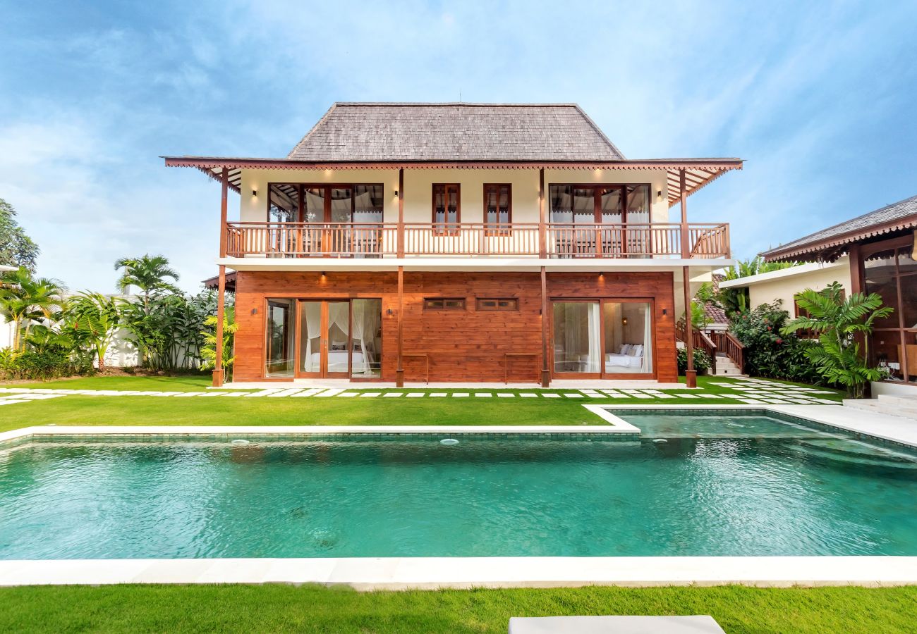 Vil.la en Kerobokan - Alea Estate- Espectacular casa de 18 persones amb piscina a Bali