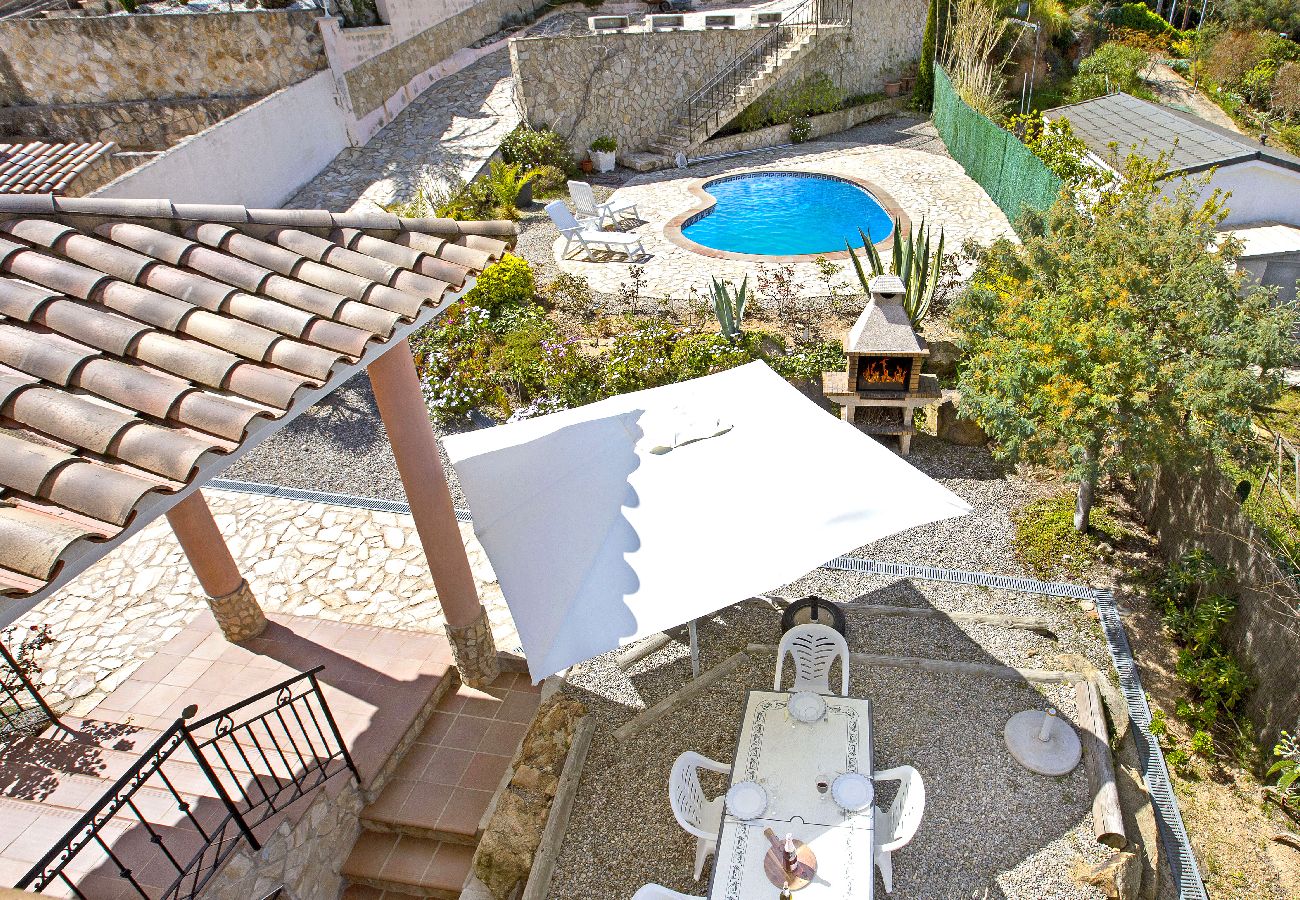 Villa in Lloret de Mar - 2ANG 01 - Cozy and large 5-bedroom house with private pool near Cala Canyelles beach