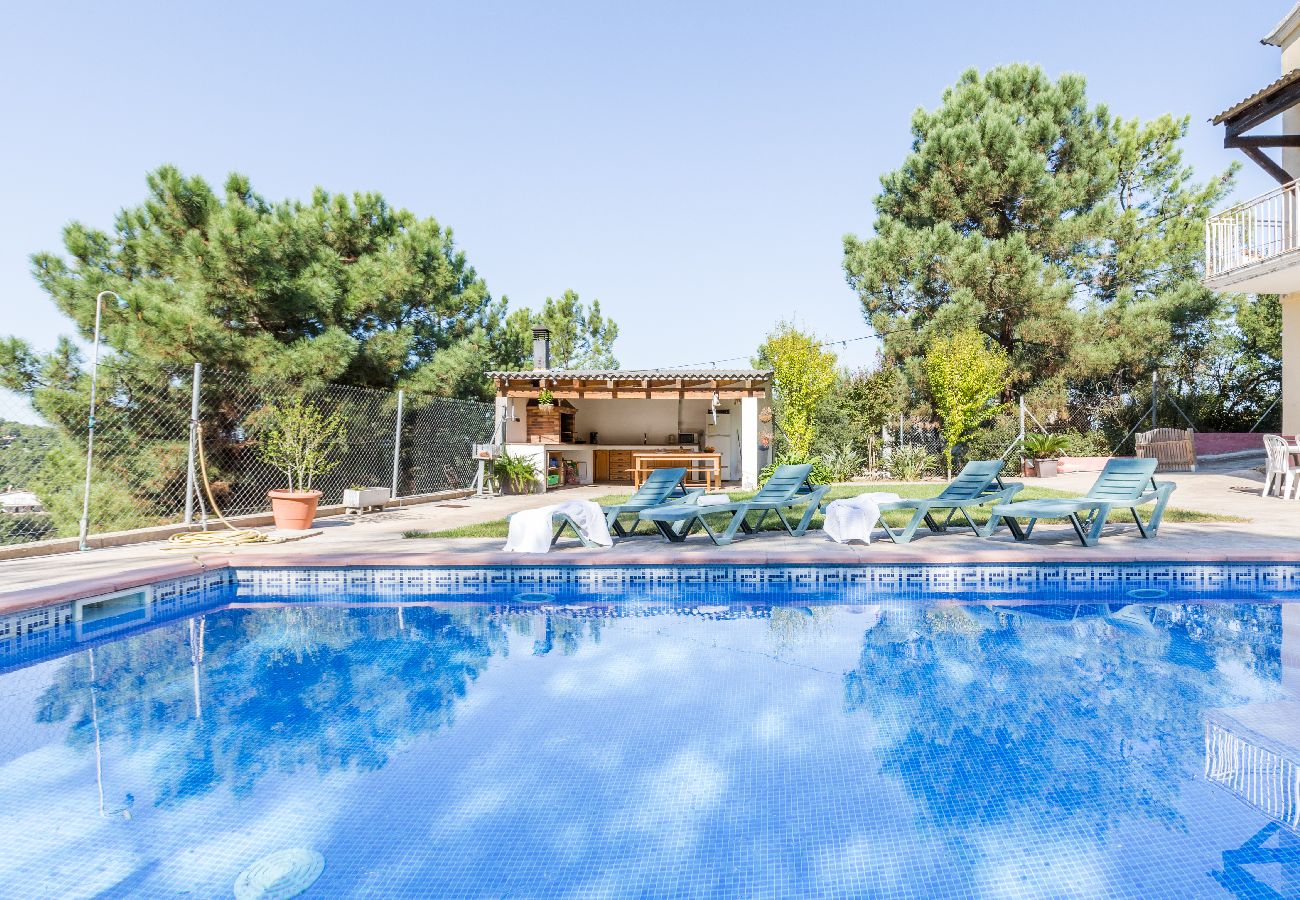 Villa in Lloret de Mar - 2BELL01 - Cozy 4 bedroom house with pool located in a very quiet area