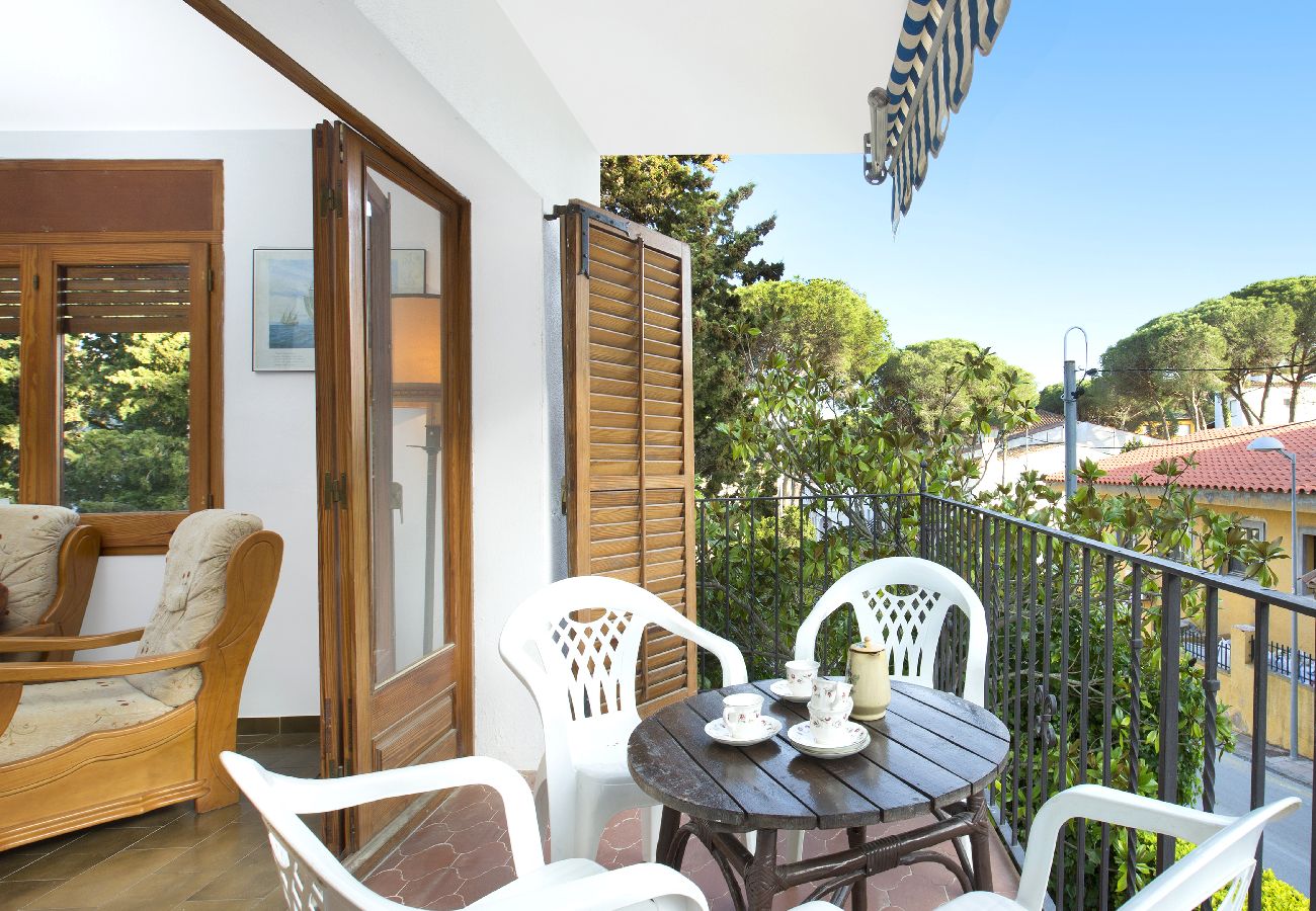 Apartment in Llafranc - 1BRA01 - Basic 3 bedroom apartment located only 400m from the beach of Llafranc.