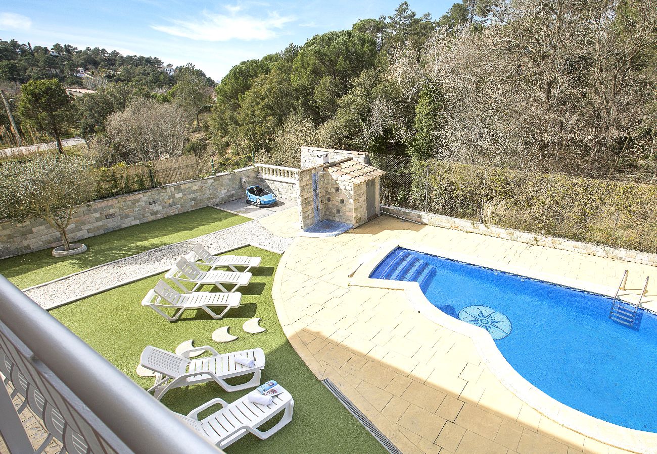 Villa in Vidreres - 2BRIS01 - Cozy house with private pool and 5 bedrooms located in a quiet area