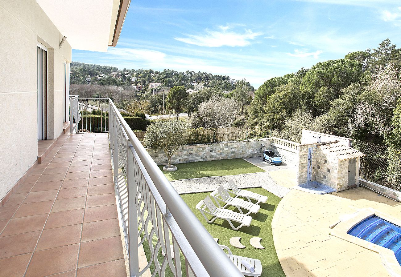 Villa in Vidreres - 2BRIS01 - Cozy house with private pool and 5 bedrooms located in a quiet area