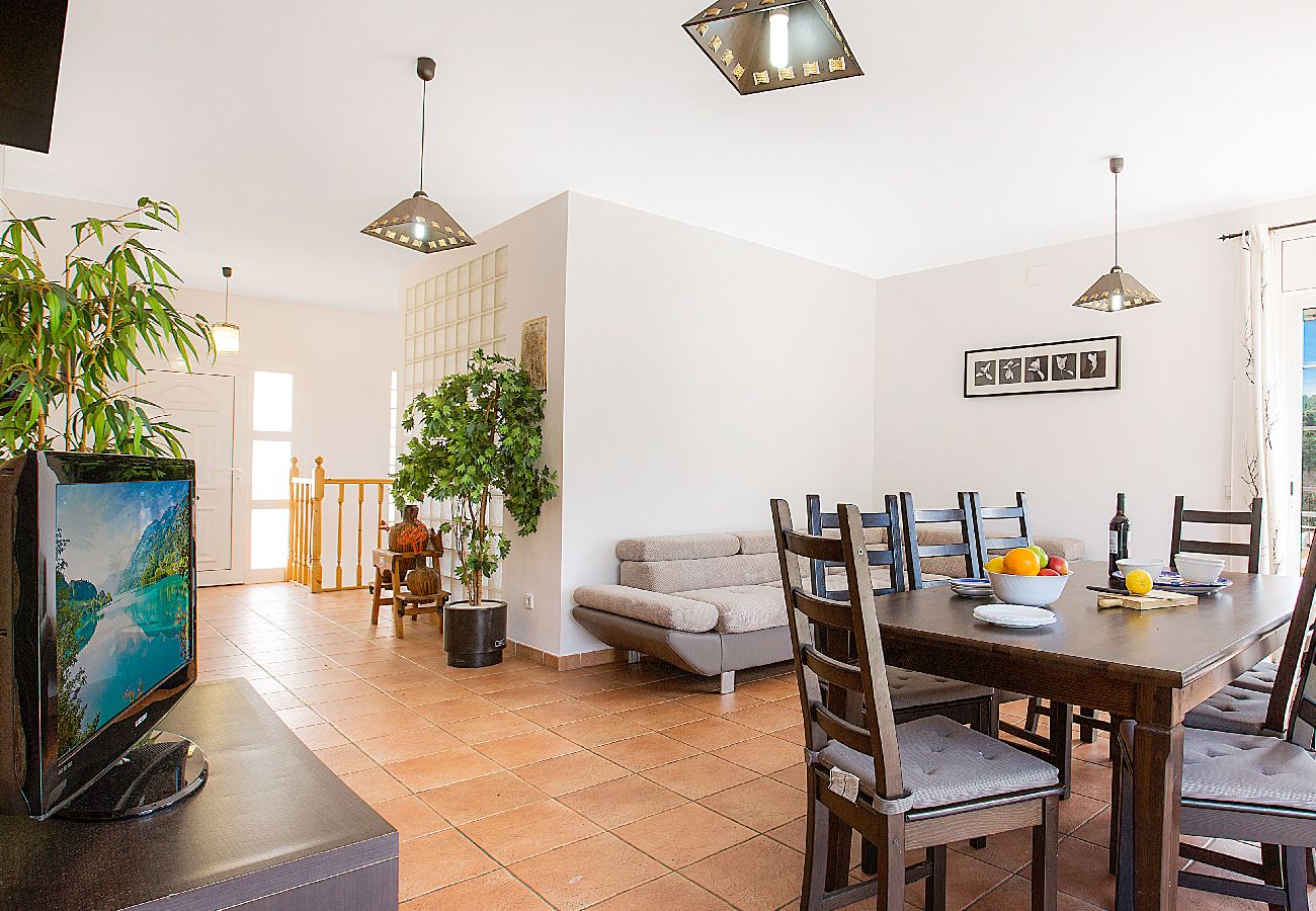 Villa in Vidreres - 2BRIS01 - Cozy house with private pool and 5 bedrooms located in a quiet area