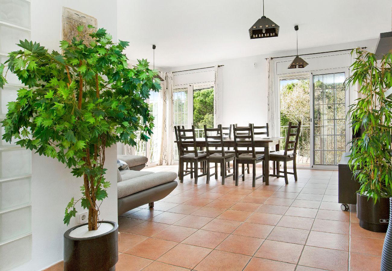 Villa in Vidreres - 2BRIS01 - Cozy house with private pool and 5 bedrooms located in a quiet area