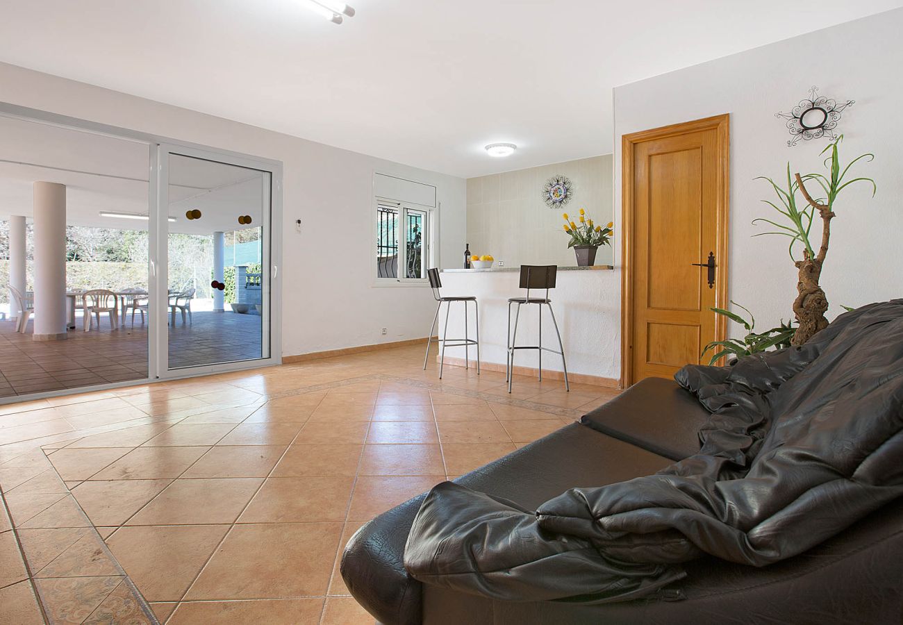 Villa in Vidreres - 2BRIS01 - Cozy house with private pool and 5 bedrooms located in a quiet area