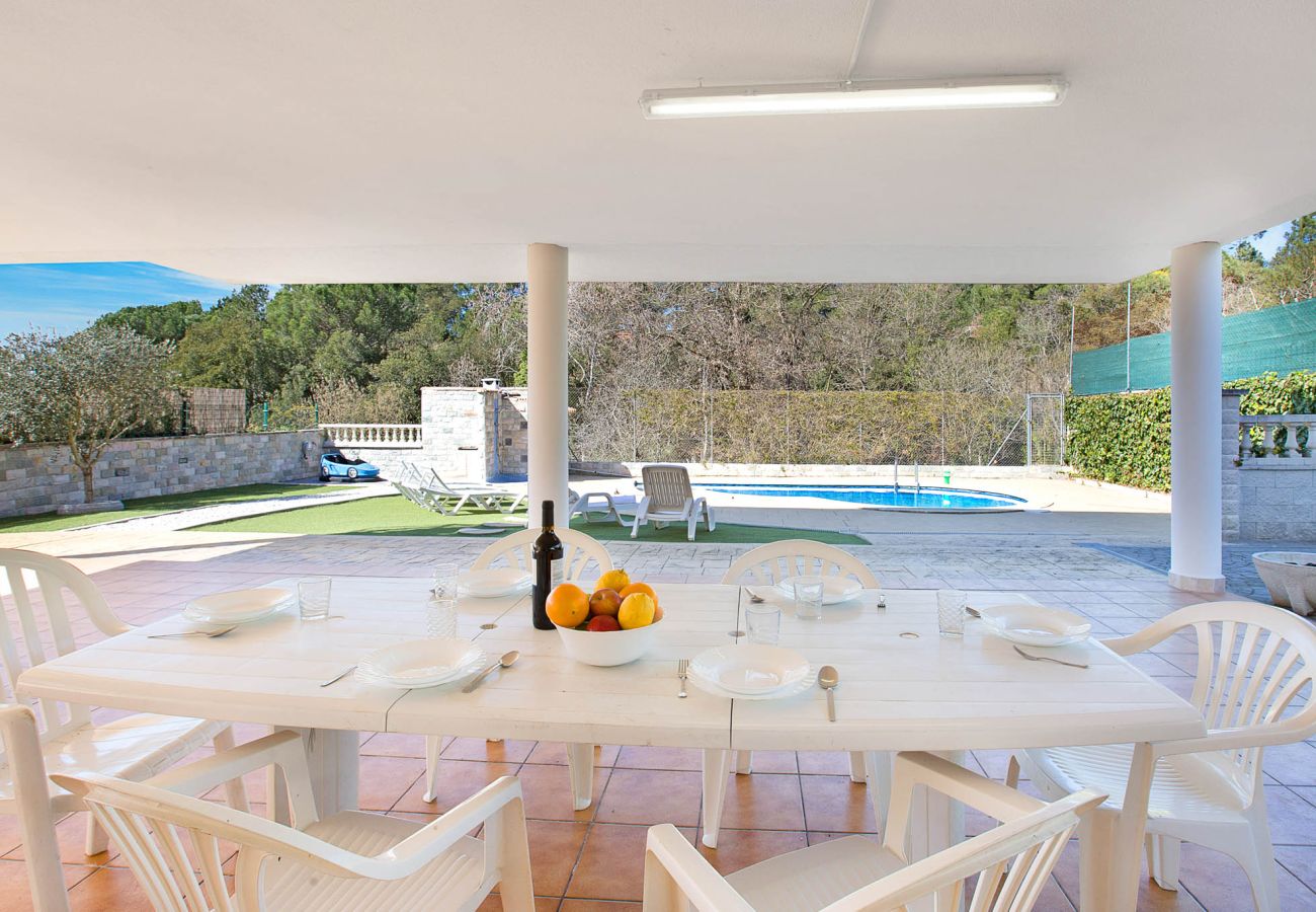 Villa in Vidreres - 2BRIS01 - Cozy house with private pool and 5 bedrooms located in a quiet area