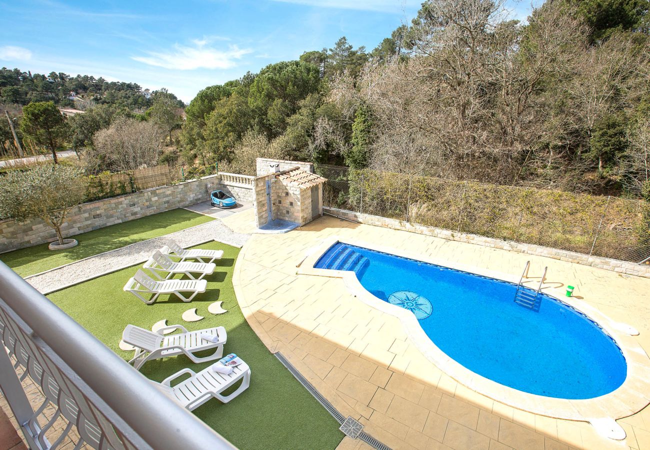 Villa in Vidreres - 2BRIS01 - Cozy house with private pool and 5 bedrooms located in a quiet area