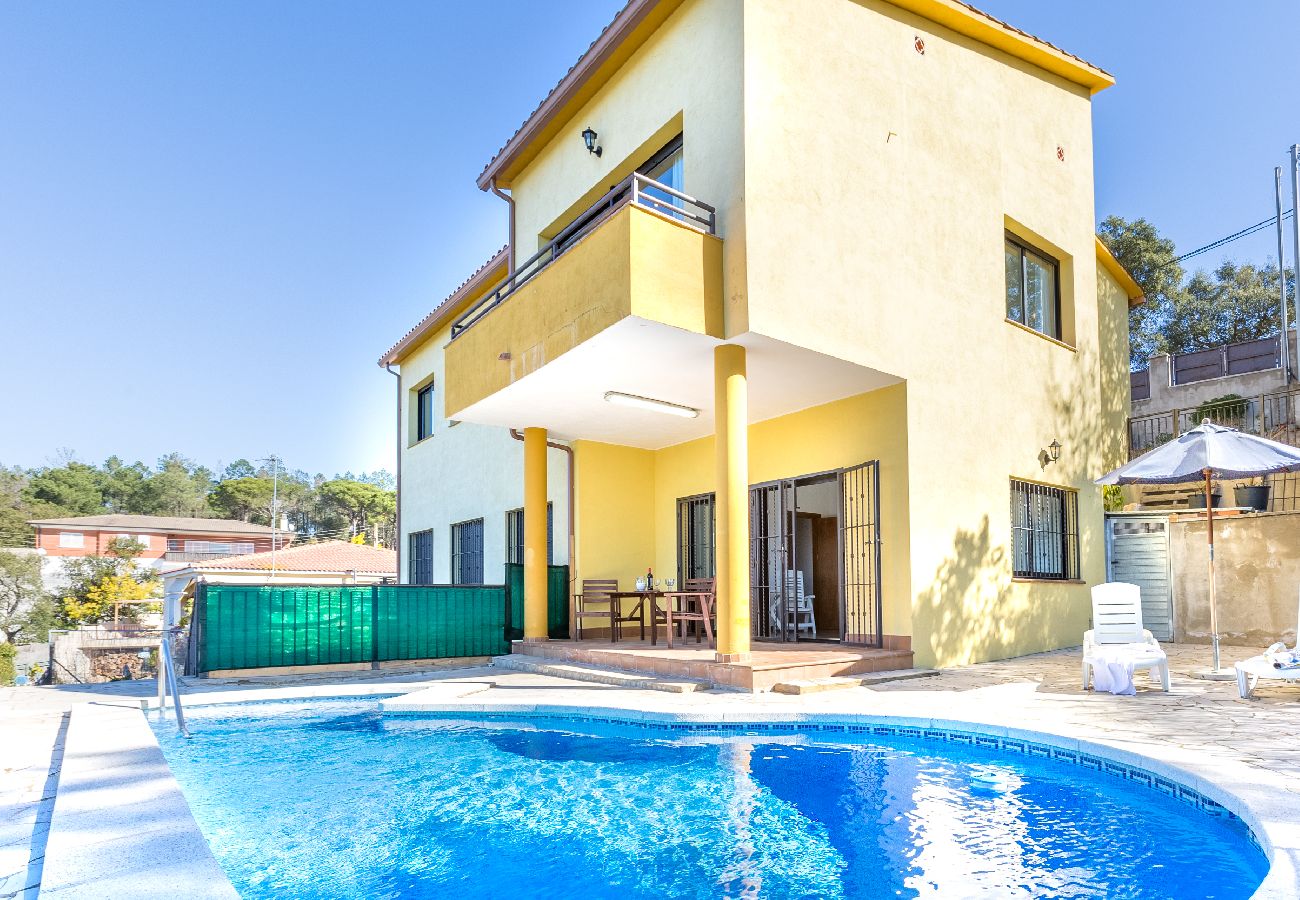 Villa in Vidreres - 2CAM01 - Cozy 4 bedroom house with private pool located in a quiet area