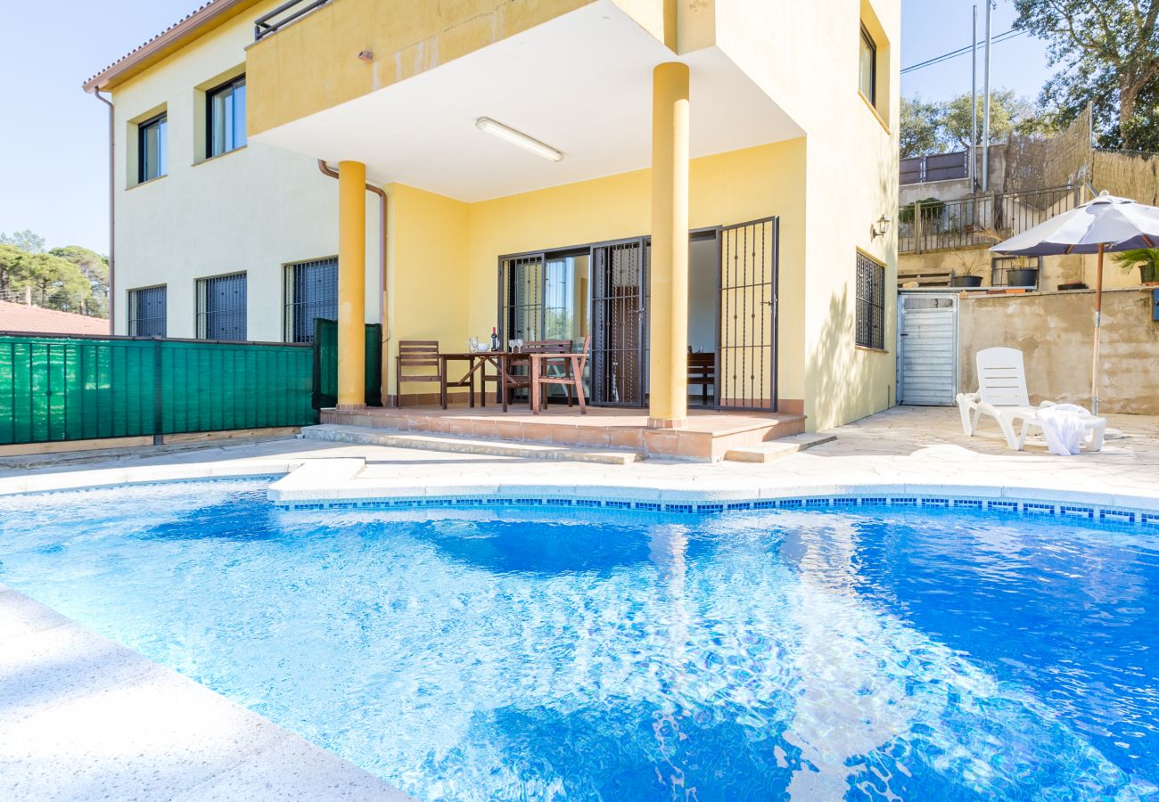 Villa in Vidreres - 2CAM01 - Cozy 4 bedroom house with private pool located in a quiet area