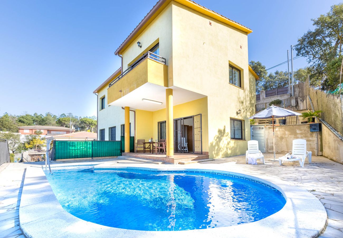 Villa in Vidreres - 2CAM01 - Cozy 4 bedroom house with private pool located in a quiet area