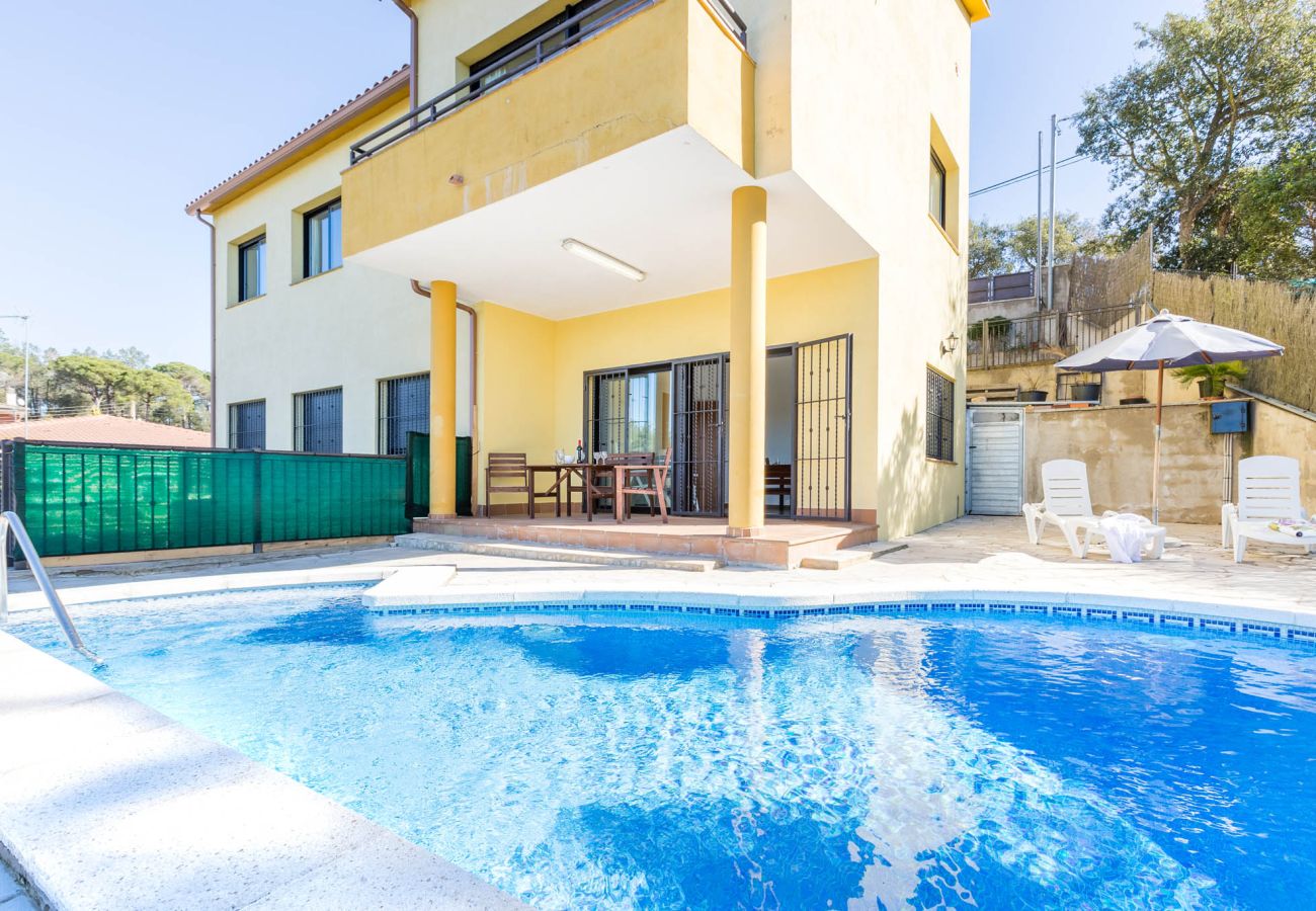 Villa in Vidreres - 2CAM01 - Cozy 4 bedroom house with private pool located in a quiet area