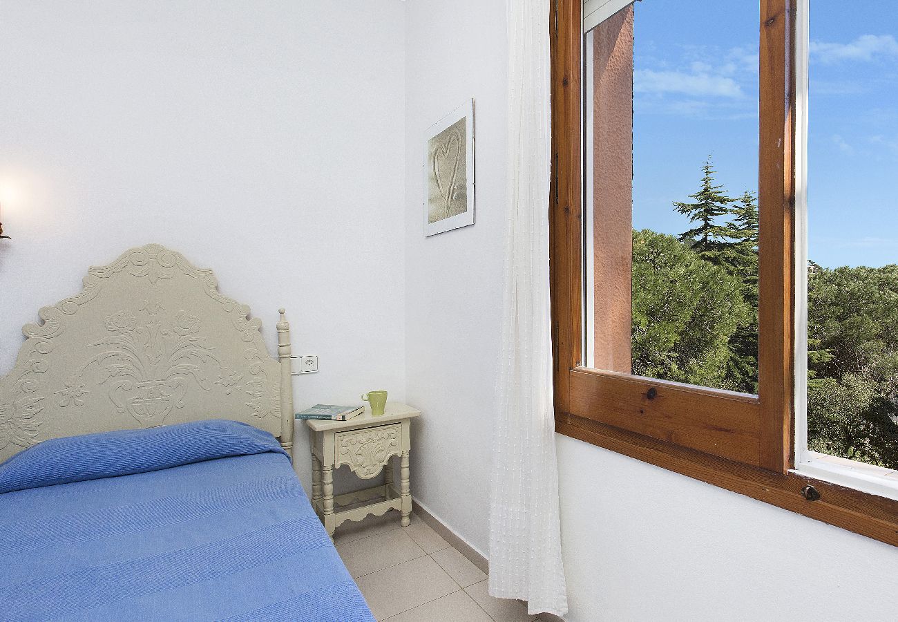 Apartment in Llafranc - 1CAR 01 - Basic apartment with communal pool near the beach of Llafranc