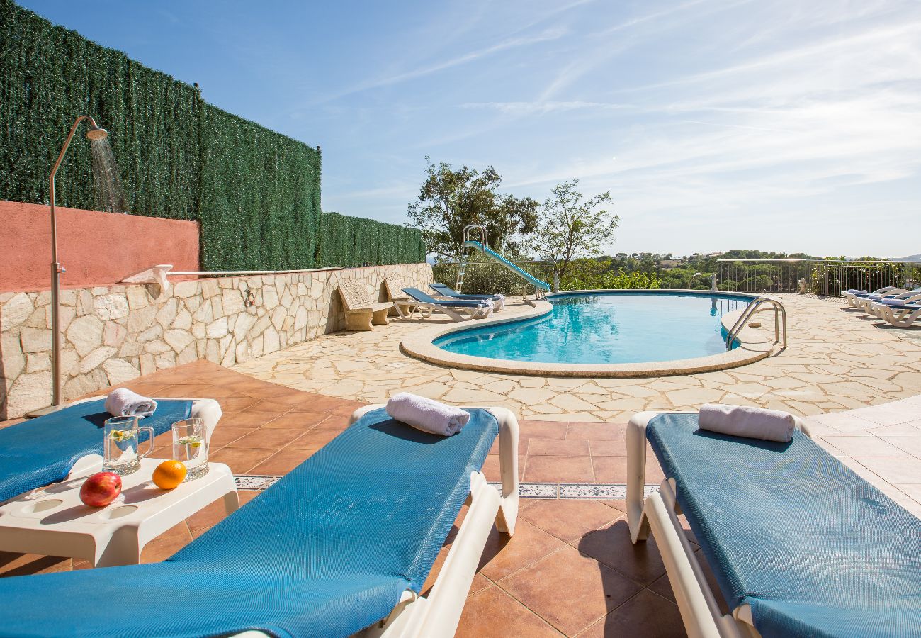 Villa in Blanes - 2CARV01 - Villa with private pool with 6 bedrooms located in a quiet area near the beach of Blanes