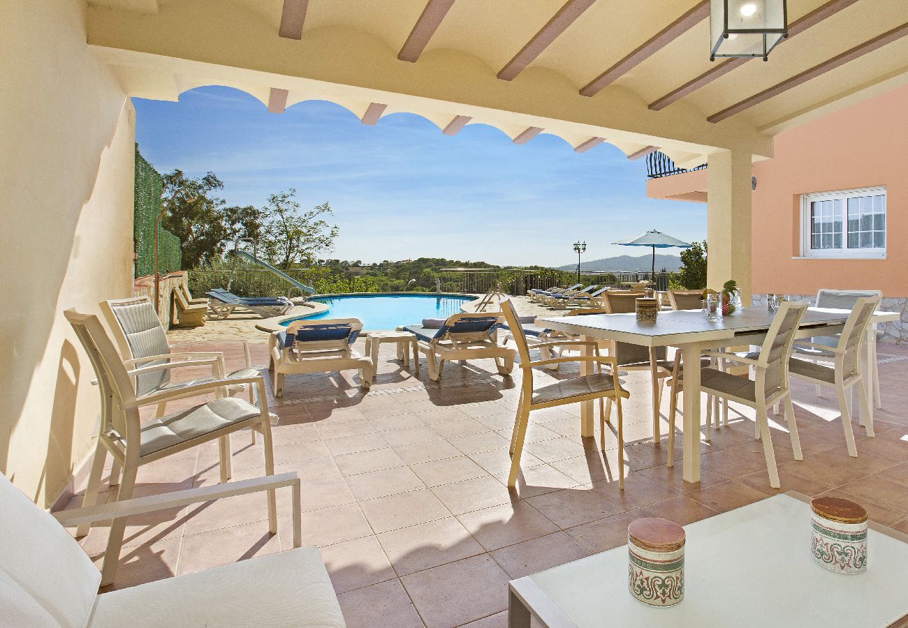 Villa in Blanes - 2CARV01 - Villa with private pool with 6 bedrooms located in a quiet area near the beach of Blanes