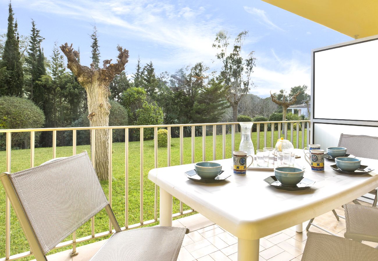 Apartment in Llafranc - 1CEN A2 -Basic apartment with communal garden and pool, only 800m from the  beach of Llafranc