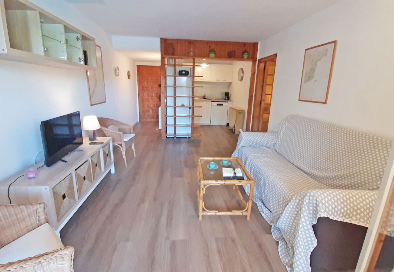 Apartment in Llafranc - 1CEN B2-Basic apartment with communal swimming-pool and garden located only 800m from the beach of Llafranc