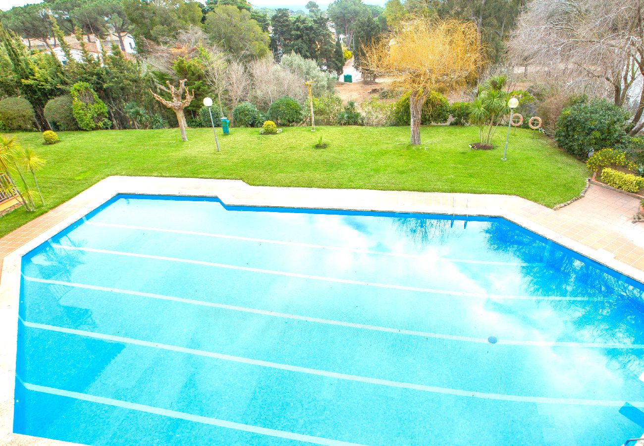 Apartment in Llafranc - 1CEN B10 -Apartment with communal garden and pool, only 800m from the beach of Llafranc