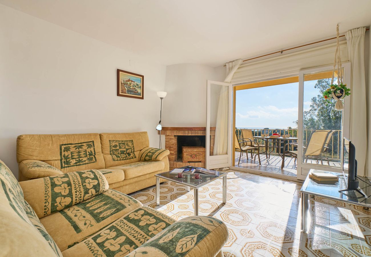 Apartment in Llafranc - 1CEN B10 -Apartment with communal garden and pool, only 800m from the beach of Llafranc